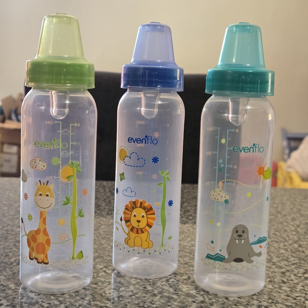 🍒🍒 (Bundle Only) 1 Evenflo Baby Bottle with Animal Designs